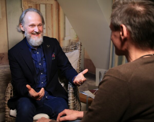 Burghard Oeverhaus im Gespräch